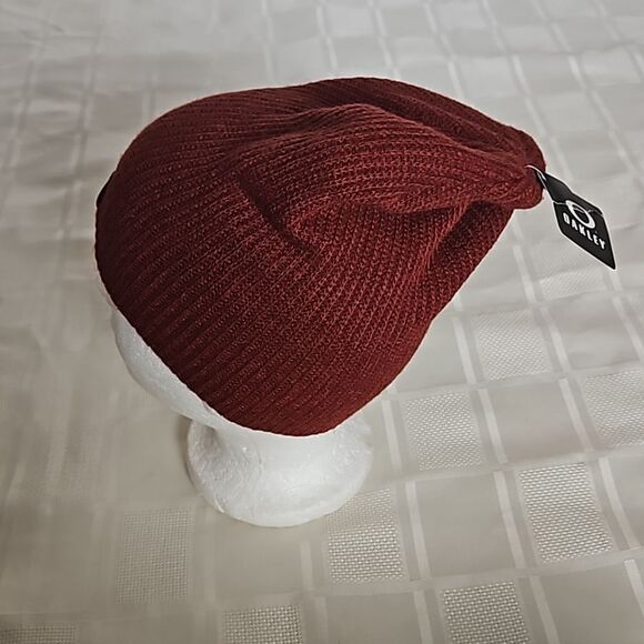 Oakley Women's Knitted Backbone Beanie Hat One Size Fired Brick - Picture 2 of 16
